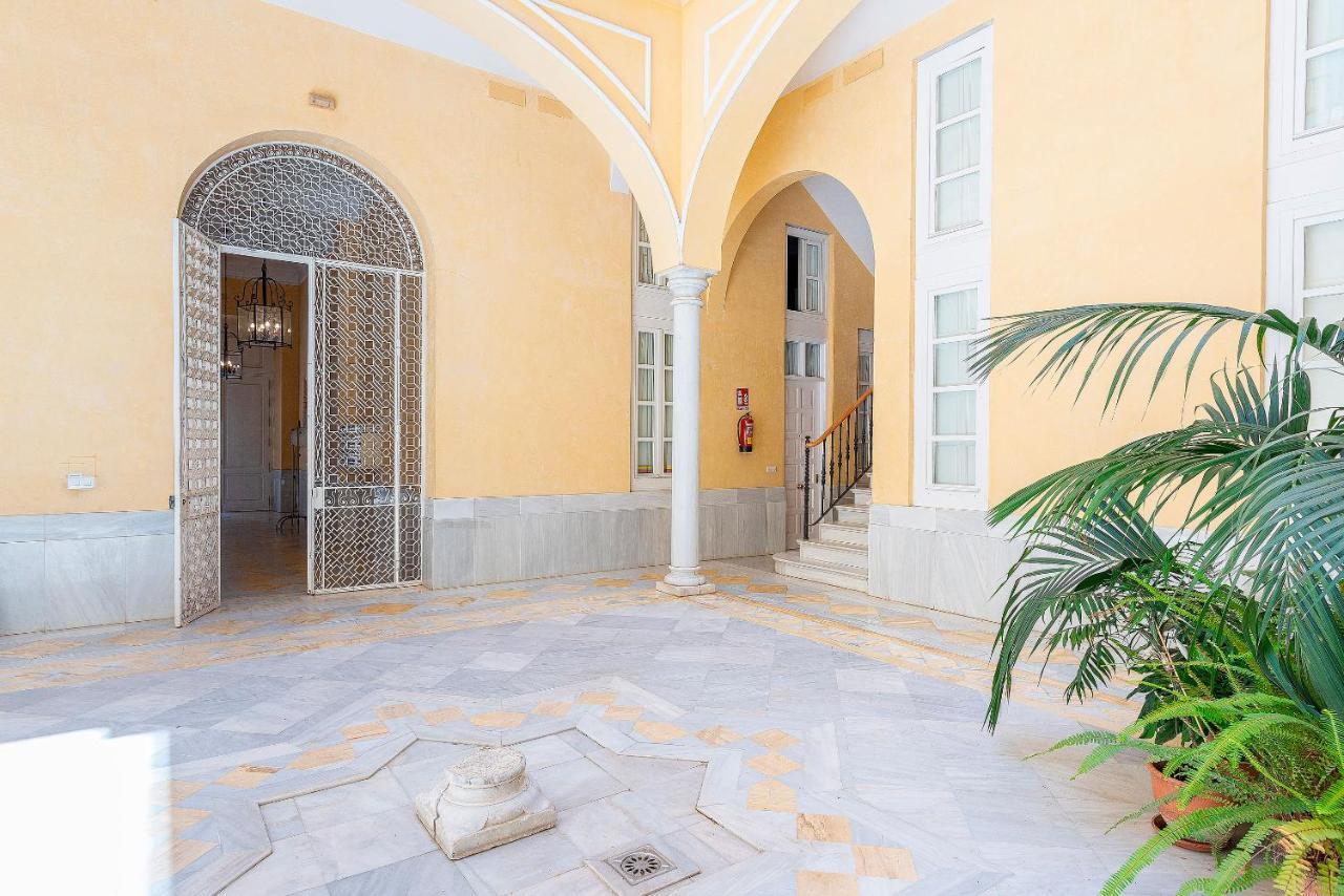 Genteel Home Plaza Nueva Seville Exterior photo